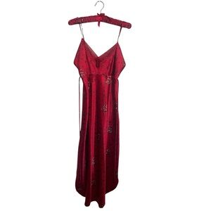 Elegant Red Sleeveless floral nightgown